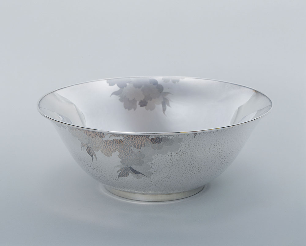 Confectionary Bowl with Cherry Blossoms Kurokawa Eisho.