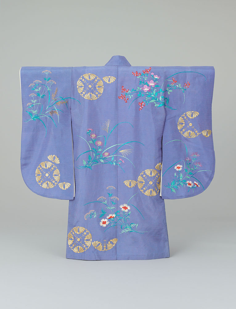 《浅葱絽地秋草浮線綾模様振袖》大正時代(20世紀)　皇居三の丸尚蔵館収蔵