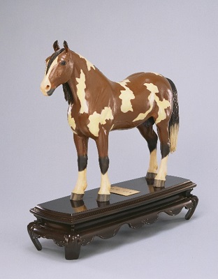 各種馬置物（農用鹿毛斑）の画像