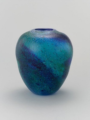 琉球ガラス花瓶の画像